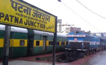 dirty film started playing on tv screen at railway station 1 - Trishul News Gujarati