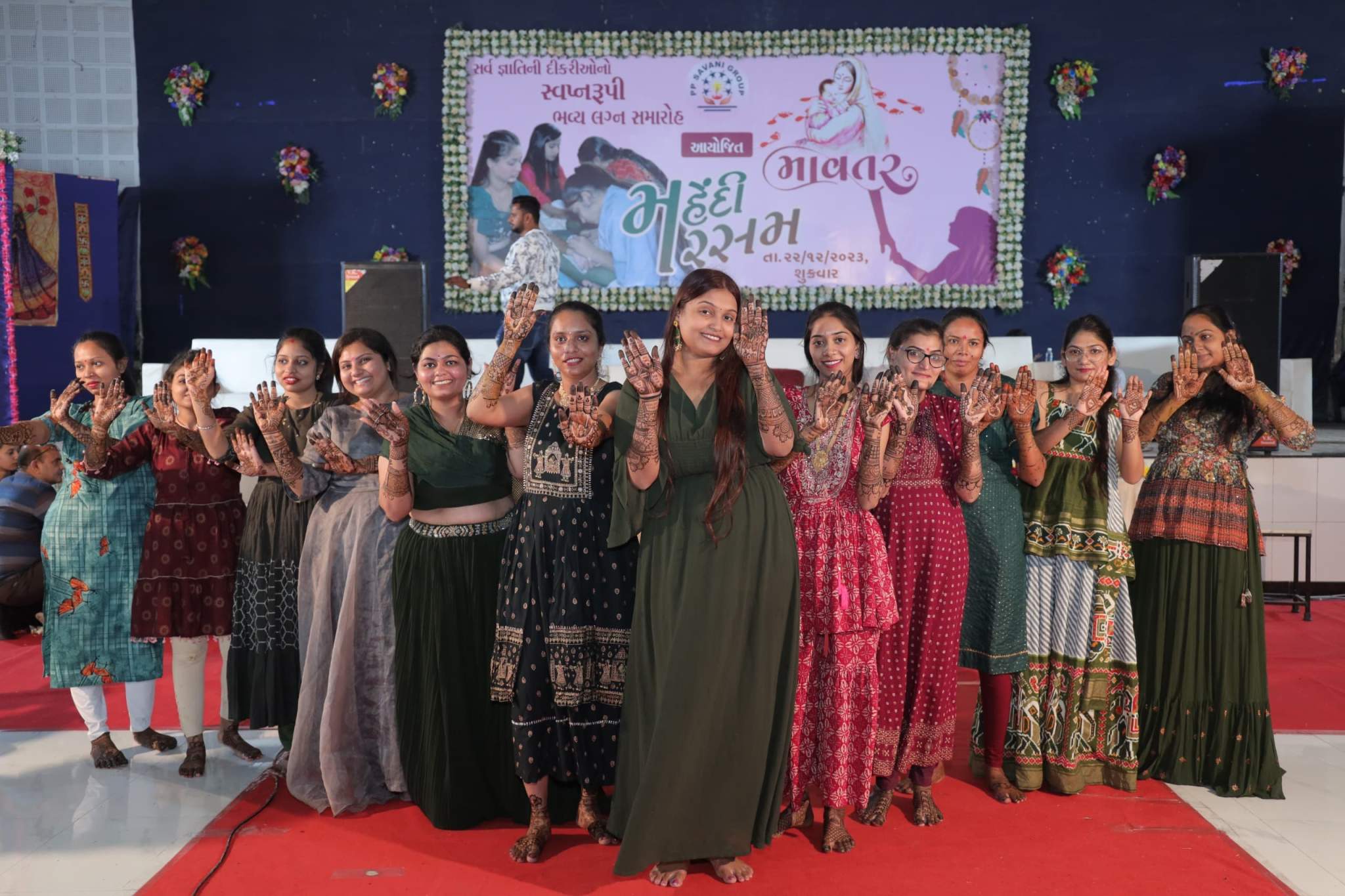 More than 5000 brides get mehendi in the hands of Mavtar' wedding festival
